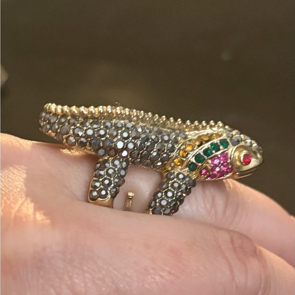 Spring Street Rhinestone Gecko Statement Ring - Picture 4 of 7